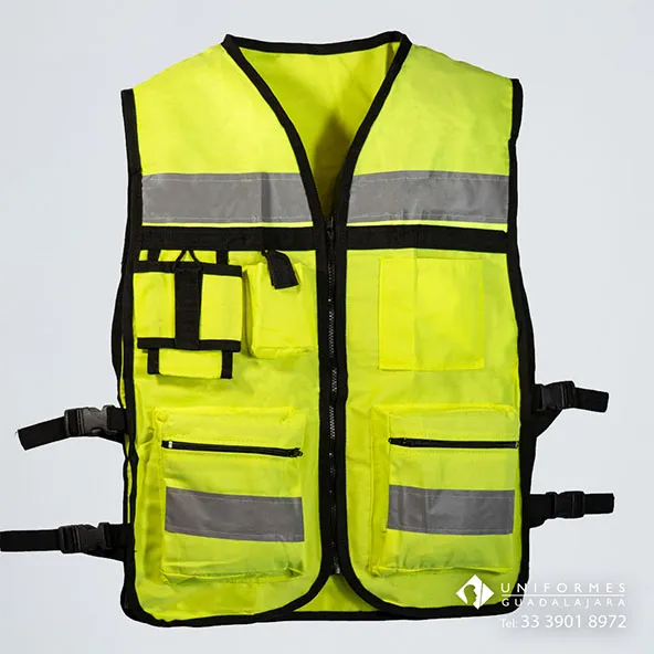 Chaleco brigadista amarillo neón con reflejantes para máxima visibilidad en empresas