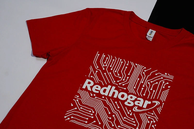 Playera algodón personalizada con estampado blanco de serigrafía en Guadalajara